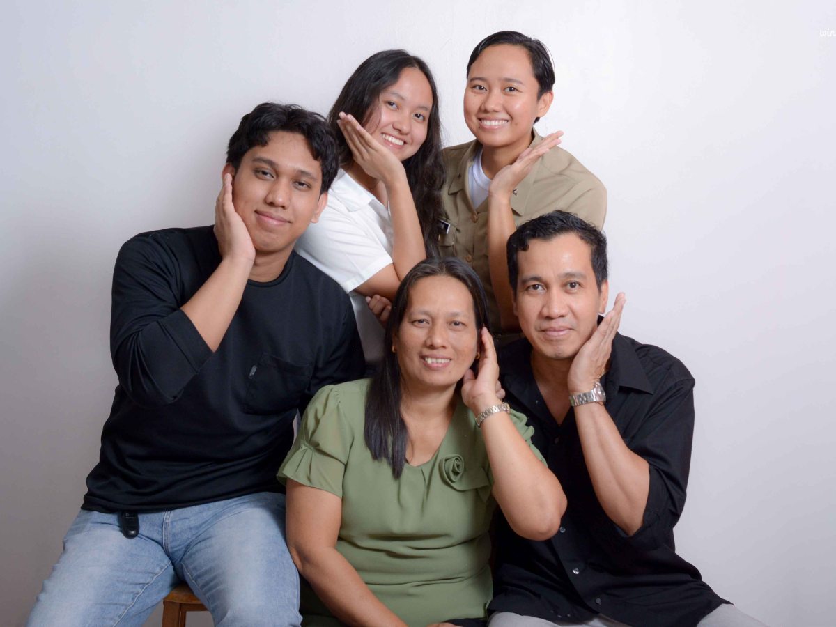 Family Photoshoot – Studio Indang&nbsp;Cavite