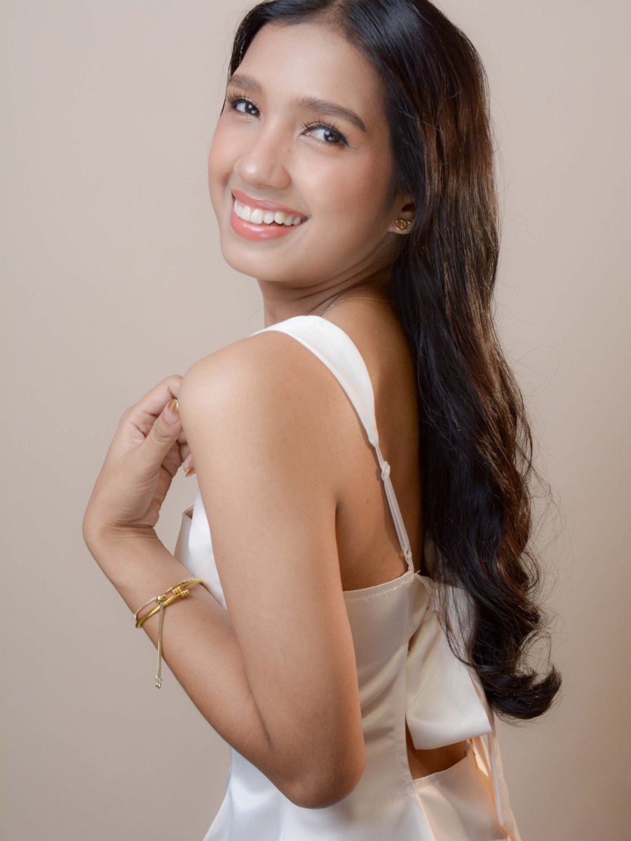 Creative Graduation Pictorial Shot Ideas for Graduating&nbsp;Students