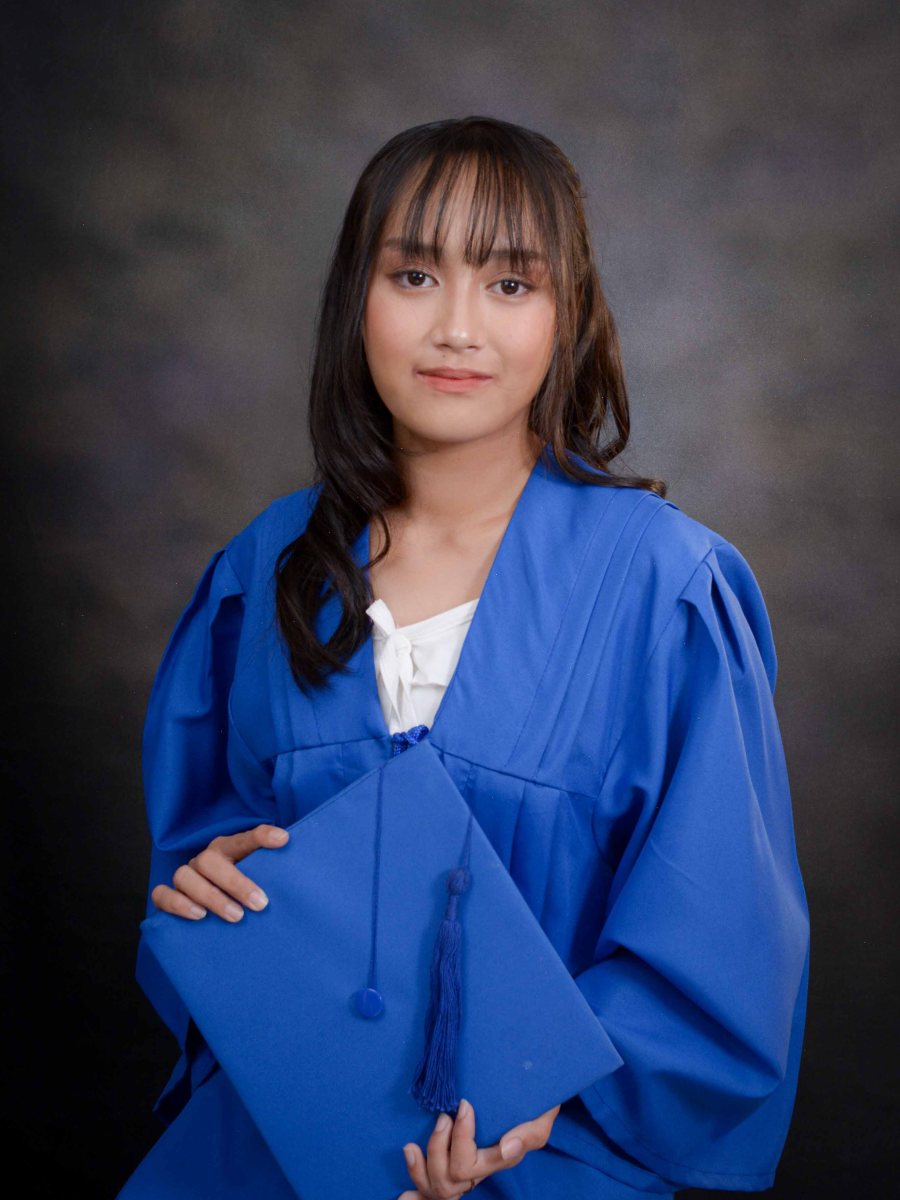 Senior High School Graduation Pictorial in Blue&nbsp;Toga